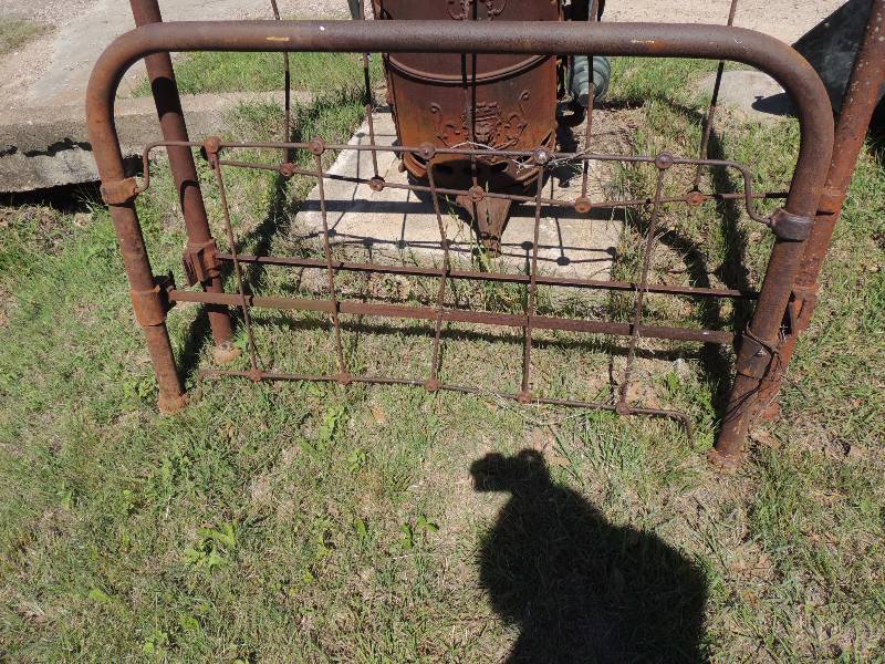 lot 488 image: FURNITURE