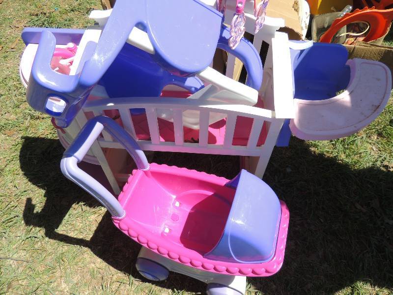 lot 492 image: TOYS
