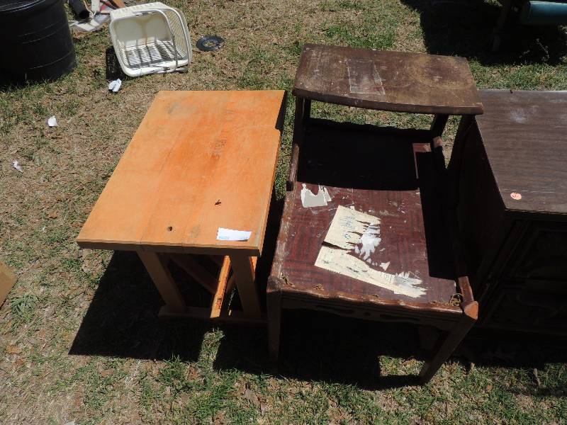 lot 496 image: FURNITURE