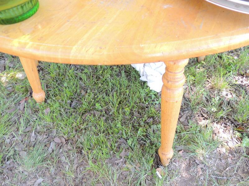 lot 28 image: FURNITURE