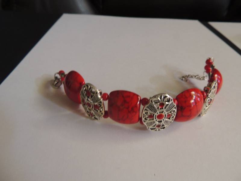 lot 321 image: JEWELRY