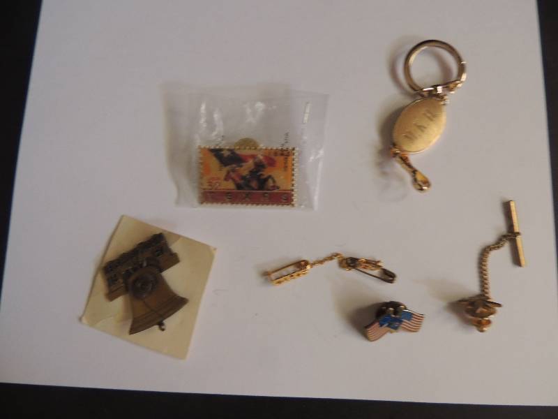 lot 327 image: JEWELRY