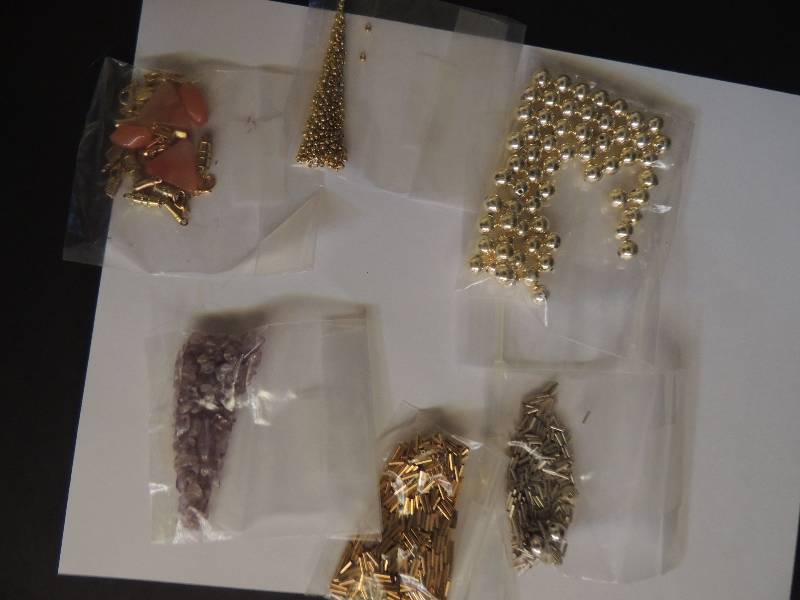 lot 330 image: JEWELRY MAKING