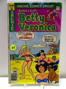 lot 47 image: ARCHIES GIRL Betty And Veronica Comic Book 1979 #285 $$