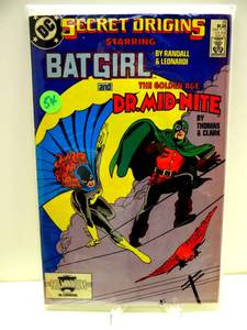 lot 54 image: Secret Origins Batgirl & The Golden Age Mid-Nite #20 November 1987 DC Comic Book