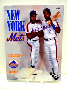 lot 71 image: 1991 New York Mets Yearbook - Vince Coleman Hubie Brooks Cover