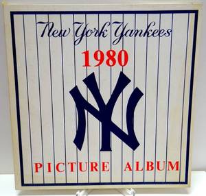 lot 72 image: Vintage Book Baseball 1980 NEW YORK YANKEES SOUVENIR Players PICTURE ALBUM - LOADED WITH 8 X 8 PHOTOS