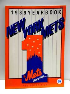 lot 218 image: Original 1989 New York Mets Official Baseball Yearbook Revised Edition $$