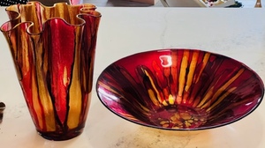 lot 9 image: Vintage 12 Murano Freeform Italian Art Handkerchief Vase WMatching 16 Bowl