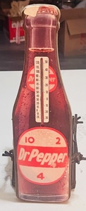 lot 8 image: Vintage Wooden Dr Pepper Hanging Thermometer