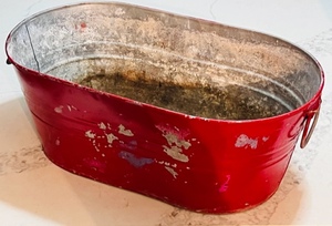 lot 24 image: Vintage Metal Wash Tub