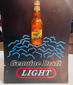 lot 32 image: Vintage Miller Genuine Draft Light Advertising Sign