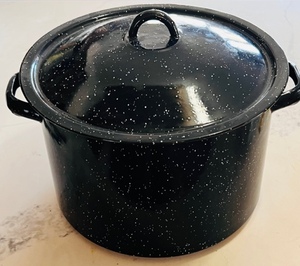 lot 42 image: Vintage 12 x 8-12 Large Round StockCanning Pot WLid - Black &amp White Speckled Cooking Enamel Ware