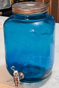 lot 77 image: Blue Yorkshire Glassware Two Gallon Drink Dispenser W Lid &amp Spout