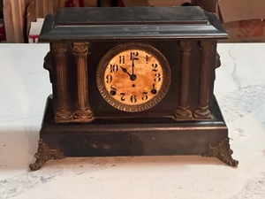 lot 92 image: Antique Four Column Black Seth Thomas Mantle Clock