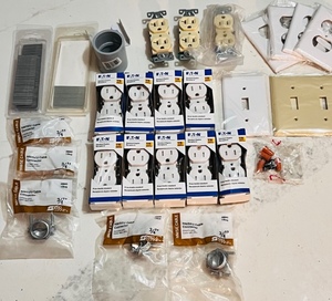 lot 102 image: Large Lot of Electrical Supplies