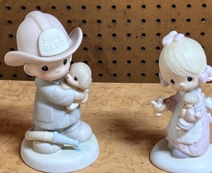 lot 112 image: 1986 Precious Moments Figurine Love Rescued Me #102393 &amp 1978 Johnathan &amp David Jesus Is The Light #E-1373G