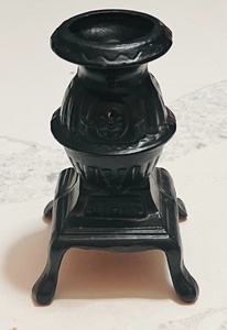 lot 159 image: Vintage 8 Cast Iron Pot Bellied Stove Replica FireplaceStove Match Stick Holder