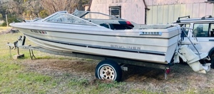 lot 173 image: Bayliner W Volvo 270 Inboard Motor &amp Very Nice Boat Trailer (No TitleUntested)