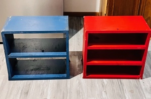 lot 177 image: Two Small BookToy Shelves