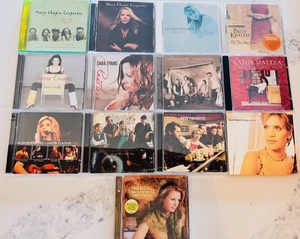 lot 200 image: 13 CDs From Some of the Great Women Of Country