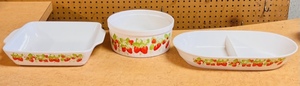 lot 188 image: Vintage 1980s Strawberry Bakeware - Including Divided Glass Baking Dish, Casserole Dish, &amp 8 Souffl Bowl #1