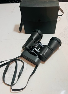 lot 213 image: Focal Model 20-16-82 Quick Focus 10 x 50 Wide Angle Binoculars&nbsp