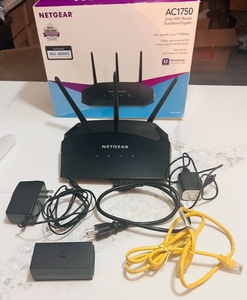 lot 226 image: Net gear AC1750 Smart WiFi Router Dual Band Gigabit