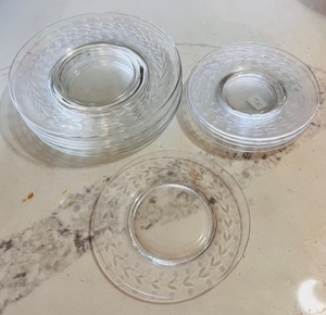 lot 258 image: 11 Etched Glass Serving Plates