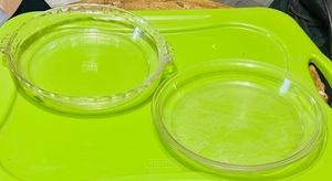 lot 260 image: One Fluted Deep Dish 9 &amp One 9 #209 Pyrex Pie Plates