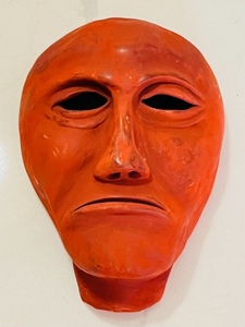lot 261 image: Hand-Made Wall Hanging Art Clay Indian Death Mask Replica 1975