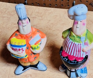 lot 277 image: Vintage CIC Salt &amp Pepper Shakers - Two Men BBQing&nbsp