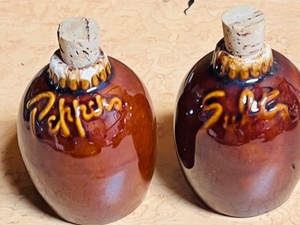 lot 278 image: Vintage Hull Pottery Salt &amp Pepper Shakers Brown Drip Glaze Oven Proof USA