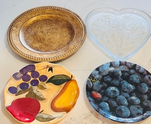 lot 291 image: Three Serving Dishes ( Home Trends Verdona II, Frosted Heart Shaped Platter W Etched Flowers, &amp Blueberries Patterned) &amp Pottery Barn Gold Gilt Charger