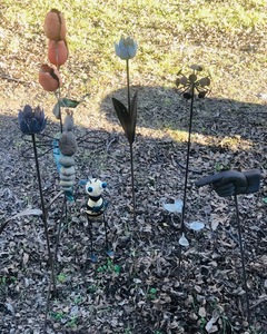 lot 316 image: Seven Piece Metal Yard Art