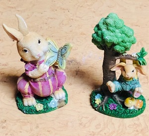 lot 337 image: Two Bunny Gardens Backyard Bunnies Limit Edition Figurines