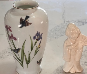 lot 373 image: Andrea By Sadek Birds And Flowers 11-14 Porcelain Vase & Benihana Tokyo Geisha Girl White Porcelain PlanterHolder Made in Japan