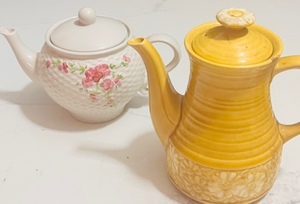 lot 385 image: Vintage 1985 Teleflora 6 Badket Weave Ceramic Floral Tea Pot & Vintage Ceramic Yellow CoffeeTea Pot W Floral Pattern Made In Japan