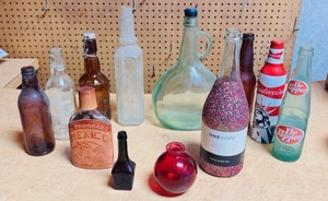 lot 407 image: Vintage GORDONS Dry Gin Clear Glass Bottle W11 Other Vintage Bottles