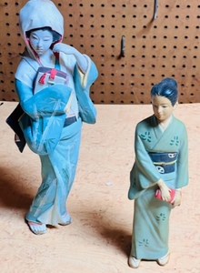 lot 406 image: Vintage Lot Of 2 Japanese Geisha Girls Statue Figurines