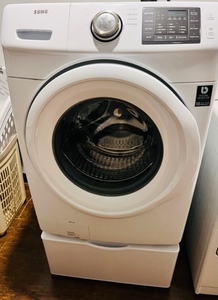 lot 15 image: Samsung Front-Loading Clothes Washer Model WF42H5000AWA2 WDigital Inverter Technology
