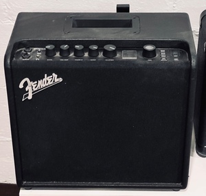 lot 20 image: Black Fender Mustang LT25 1 x 8 Guitar Combo Amplifier