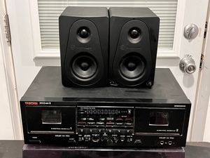 lot 26 image: Vintage Tascam TEAC Professional 202MK II Auto Reverse Double Cassette Deck &amp Sterling MX3 Powered Studio Speaker Pair