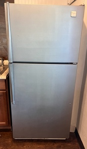 lot 30 image: Whirlpool Model ET18GK RefrigeratorFreezer