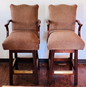 lot 46 image: Two Cushioned Wood Bar StoolsChairs