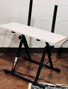 lot 49 image: Proline Amp Stand