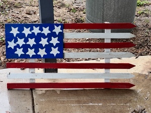lot 56 image: Picket Fence American Flag Yard Art