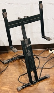 lot 67 image: Tam Quik Lok Amplifier Stand