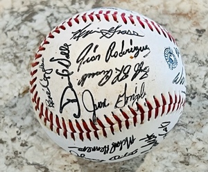 lot 76 image: Late 90s Texas Rangers Autograph Ball - Includes Juan Gonzales, Rusty Greer, Ivan Pudge Rodriquez, &amp Johnny Oates