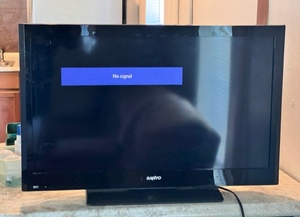 lot 80 image: 32 Sanyo Model DP32242 Flatscreen Television
